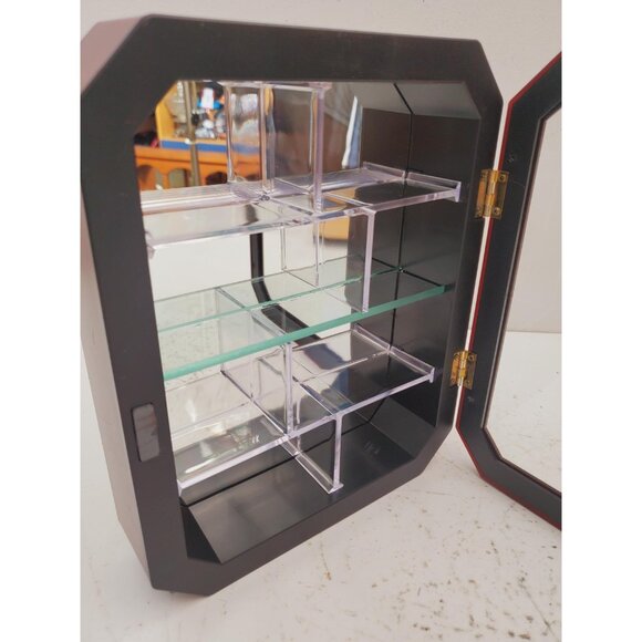 Display cabinet / mahogany / gold corner accents / glass shelf / mirror back / - Picture 8 of 10